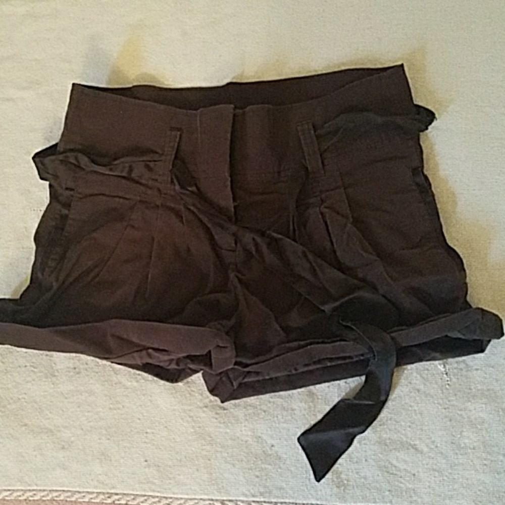 BCBG Maxazria Sz 4 Corduory Shorts High Waisted